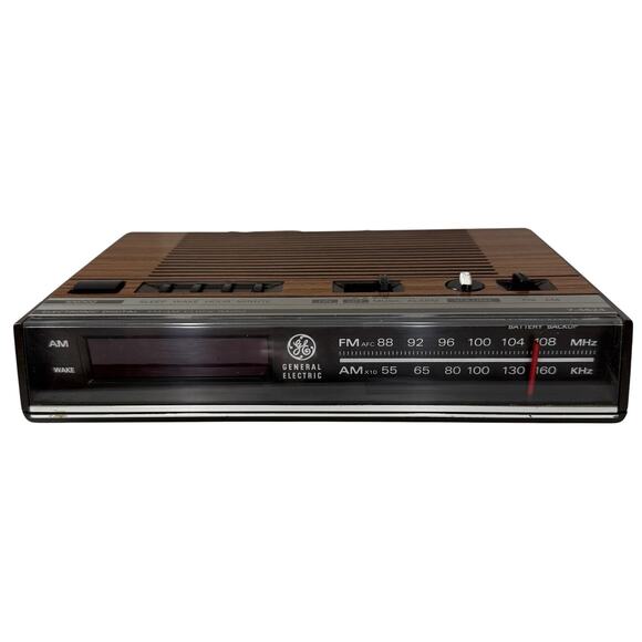 Vintage 7-4624 GE General Electric Alarm Clock AM/FM Radio Wood Grain - Picture 1 of 6